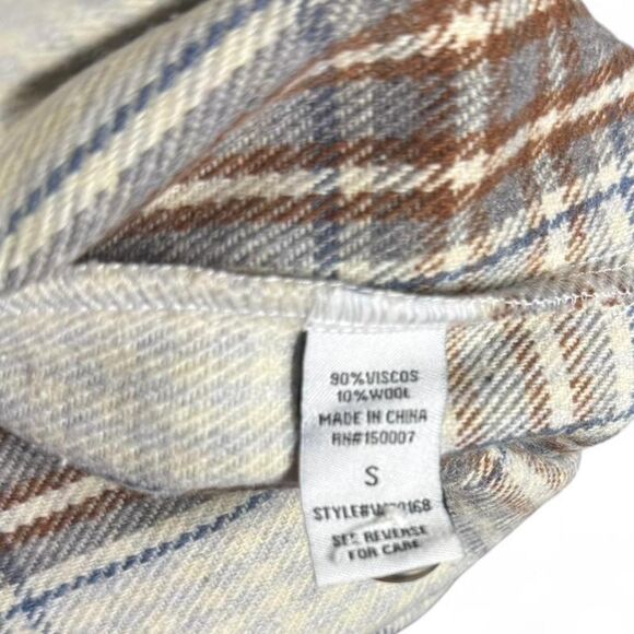 Veveret Long Plaid Shacket Size Sm NWT Button Front with Pockets - Picture 8 of 8